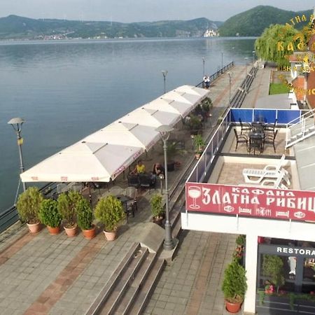 골루바츠 Zlatna Ribica 아파트 외부 사진